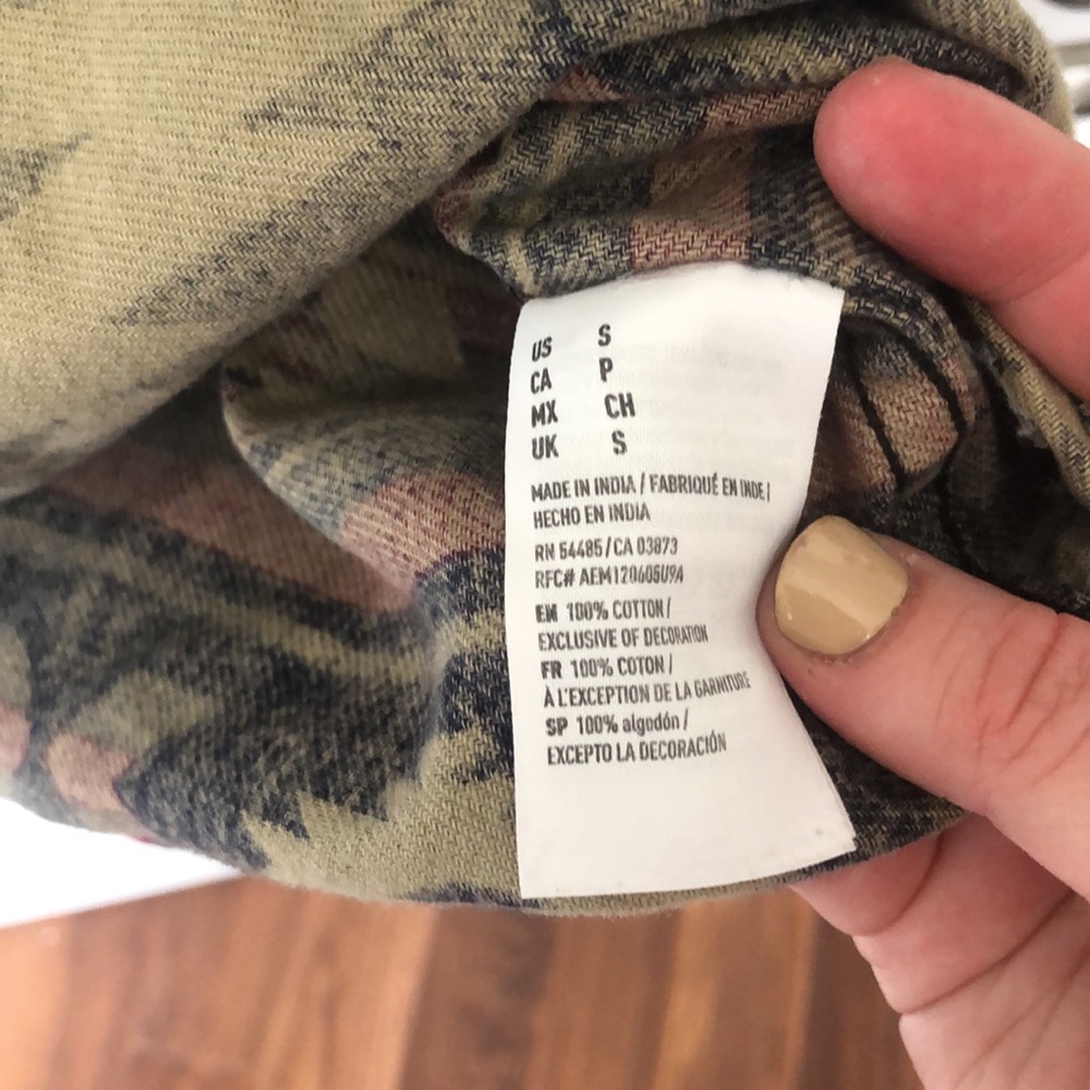 Men’s button down - Picture 3 of 3